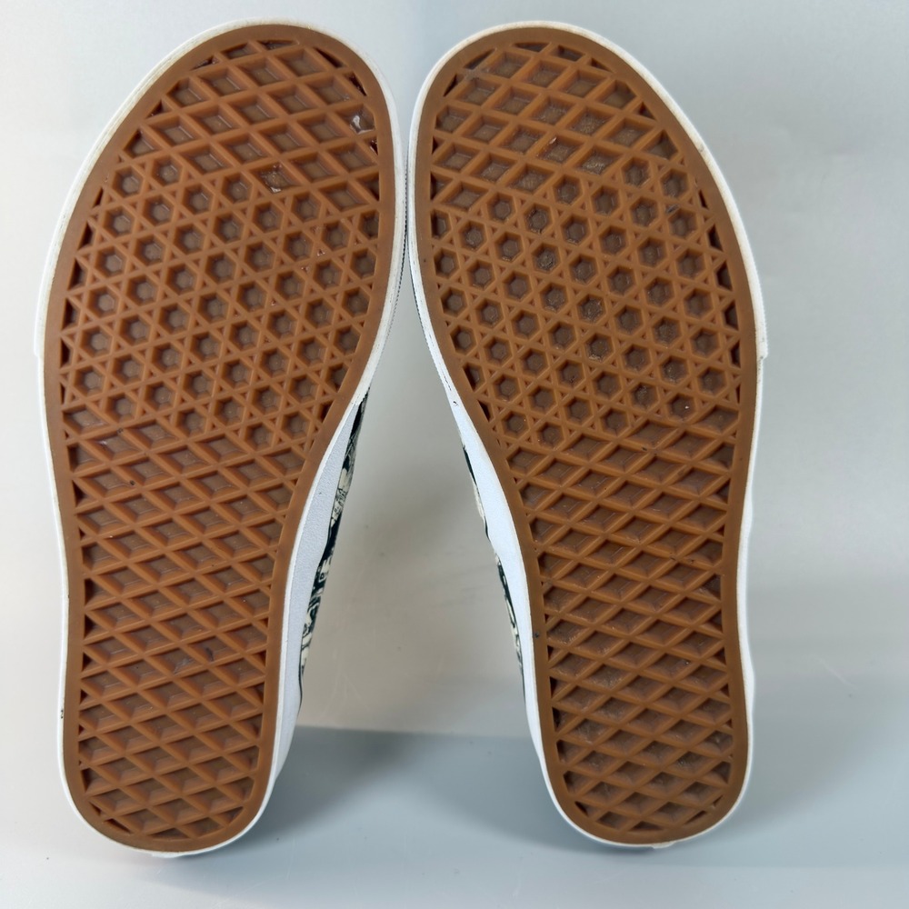 Vans Authentic Marvel Womens 7 Skate Shoes Low Lace Sneakers Superhero All‎ Over - Picture 15 of 16